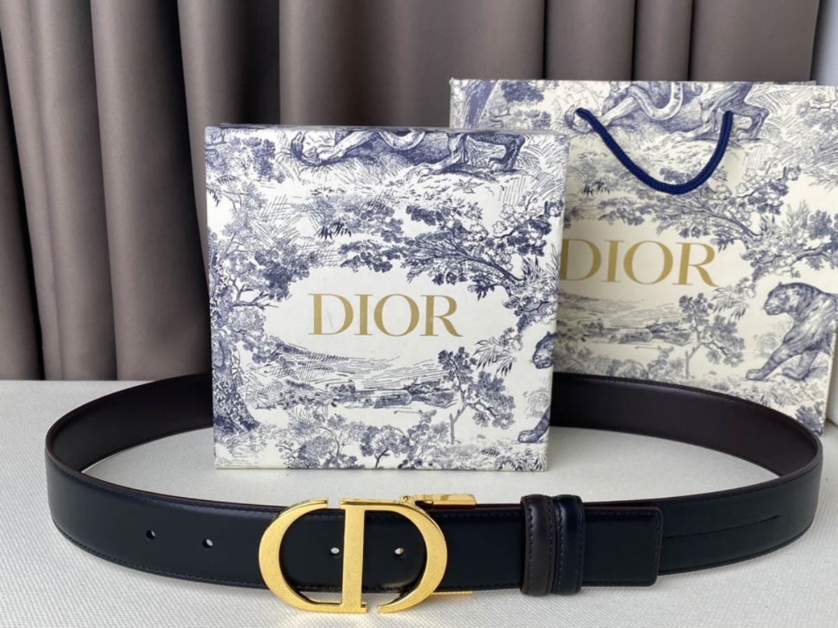 Thắt lưng da Dior được thiết kế với những họa tiết độc đáo 