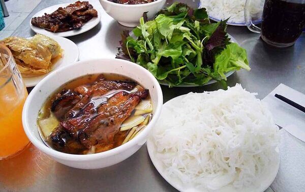quán bún chả ngon nhất Hà Nội