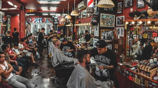 Không gian bên trong Liêm Barber Shop