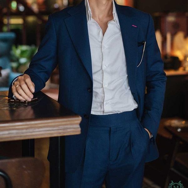 Cách lựa chọn suit nam theo hoạ tiết và chất liệu