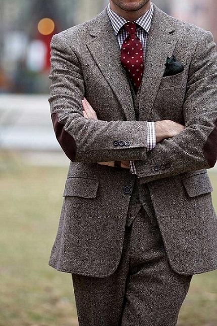 Cách lựa chọn suit nam theo hoạ tiết và chất liệu