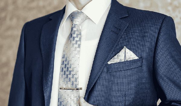Cách gấp khăn túi áo vest tạo sự quyền lực