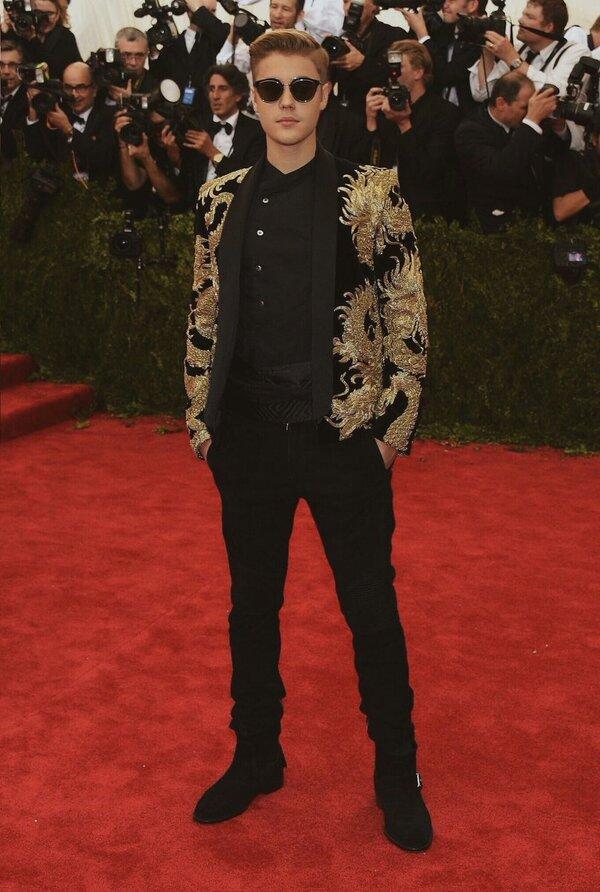 Thời trang Justin Bieber: Một phong cách thời trang cá tính không lẫn lộn