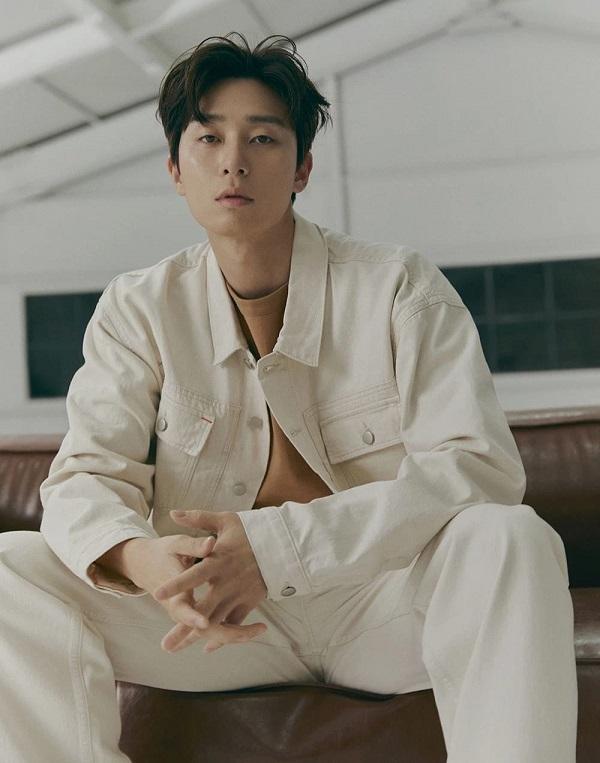 kiểu tóc two block của Park Seo Joon