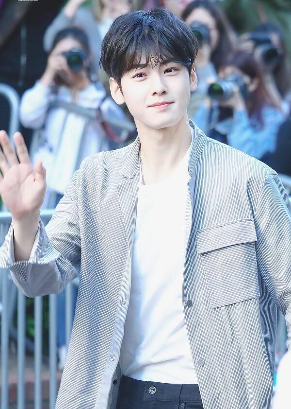 kiểu tóc two block layer của Cha Eun Woo