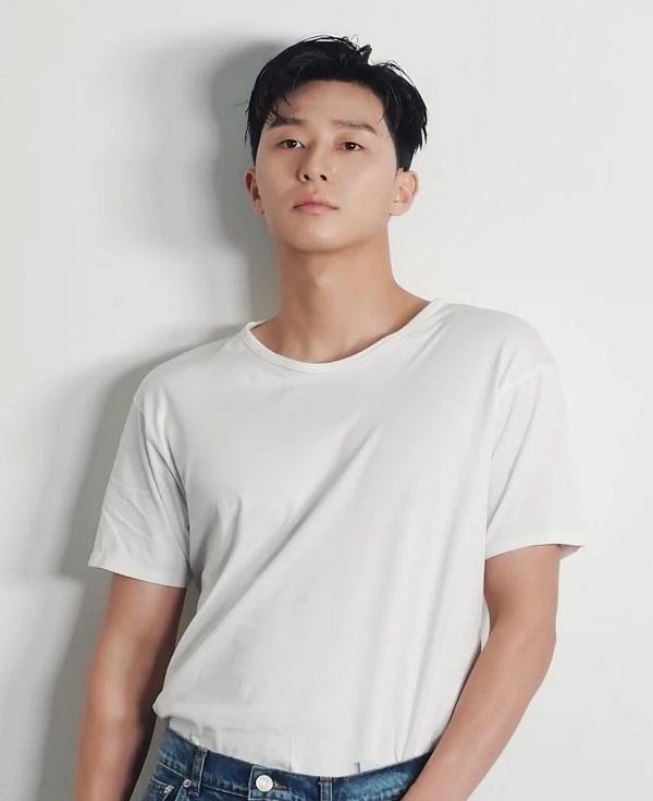 kiểu tóc two block của Park Seo Joon