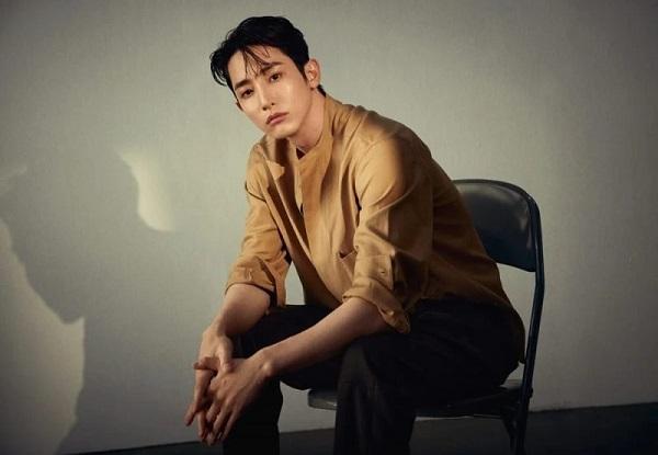 kiểu tóc two block của Lee Soo Hyuk