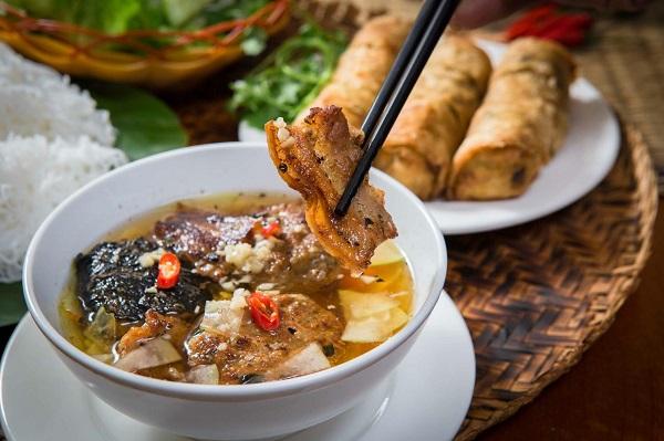 Bún chả - món ăn sáng có nước đặc trưng của Hà Nội