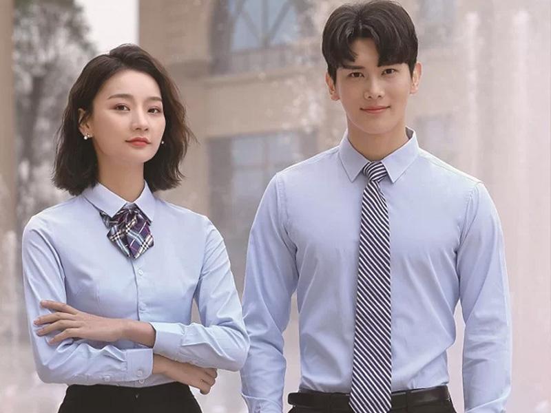 Áo đồng phục sơ mi giúp người mặc tạo nét thanh lịch