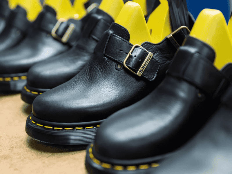 Cửa hàng Authentic Shoes, Hà Nội - Bán giày Dr. Martens