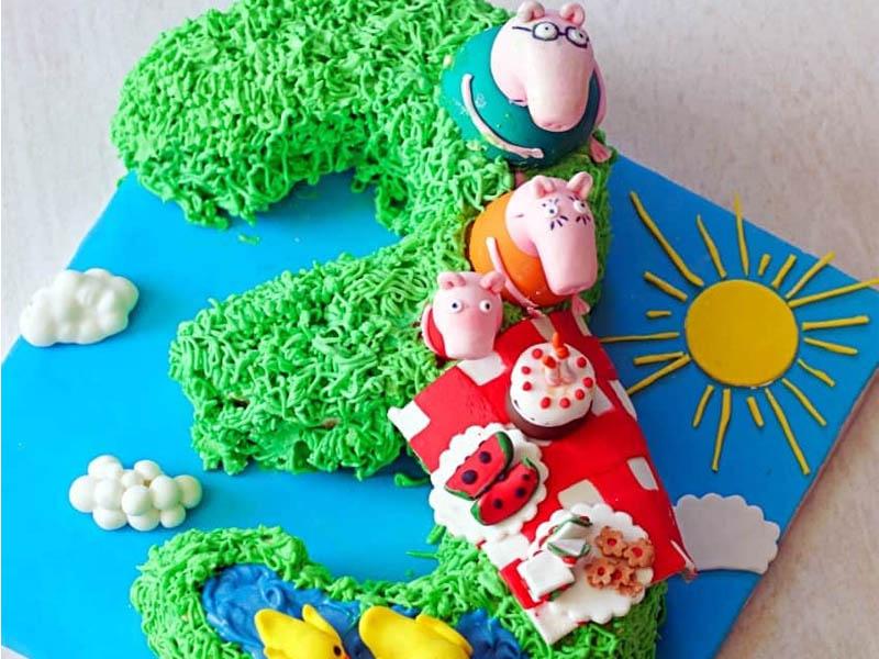 Gia đình heo Peppa là ý tưởng đáng yêu cho bánh sinh nhật của con