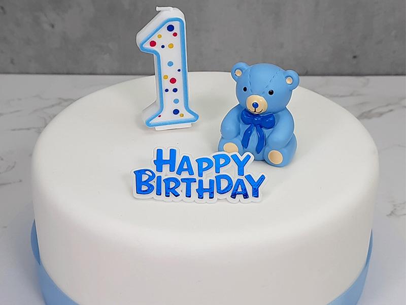 Bánh sinh nhật cho bé trai 1 tuổi đơn giản, đáng yêu