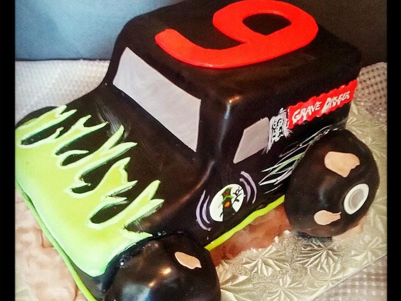 Bánh kem Grave Digger Monster Truck