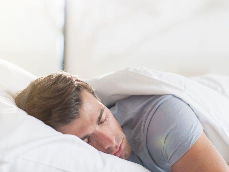 Ngủ đủ giấc giúp chống đói ban đêm