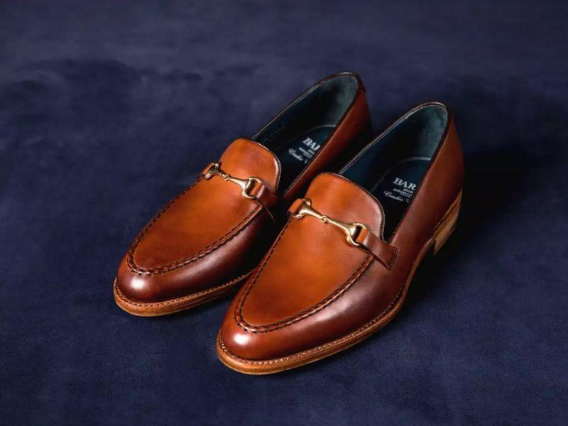 Giày tây nam cổ điển, xuất xứ từ Anh