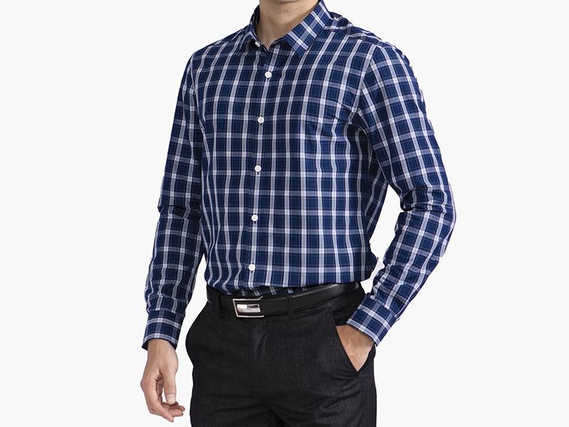 Áo sơ mi kẻ sọc mang đến sự phá cách trong trang phục công sở