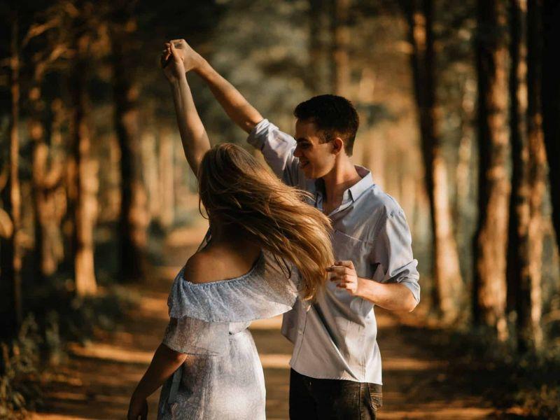 Hormone tình yêu được kích hoạt qua sự tiếp xúc thể chất thân mật
