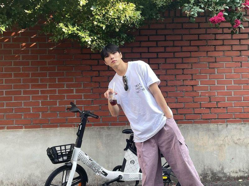 Item thời trang Y2K nam giới đề cao tính thời trang và ưu tiên sự thoải mái