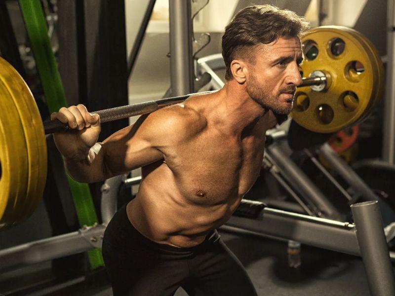 Kinh nghiệm thuê PT gym quan trọng là nhìn vào bảng thành tích của họ