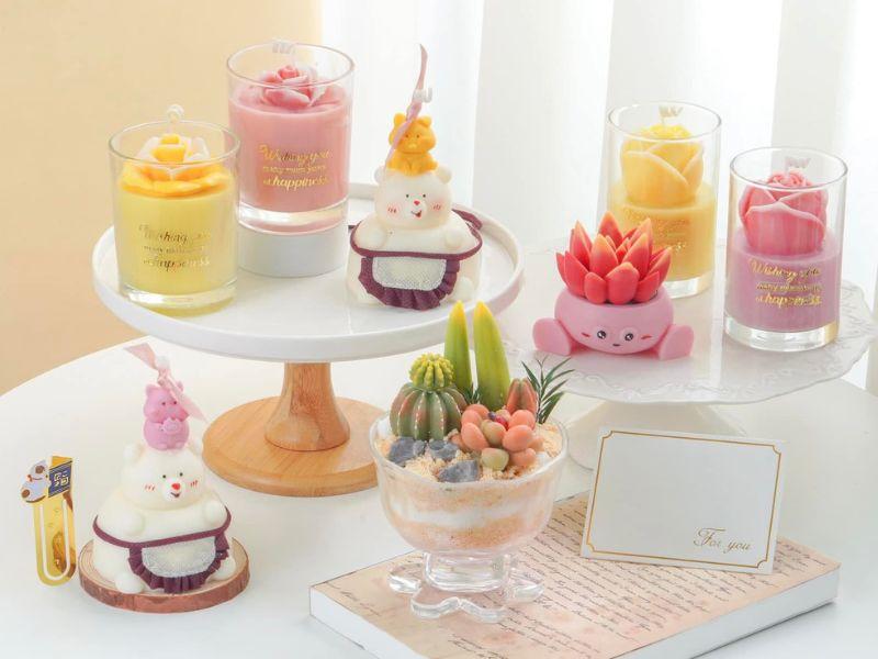 Tham gia workshop làm nến thơm tại Coming Home Candle, bạn sẽ được hướng dẫn tận tình từ khâu chọn mùi hương, sáp nến đến cách căn chỉnh nhiệt độ phù hợp.