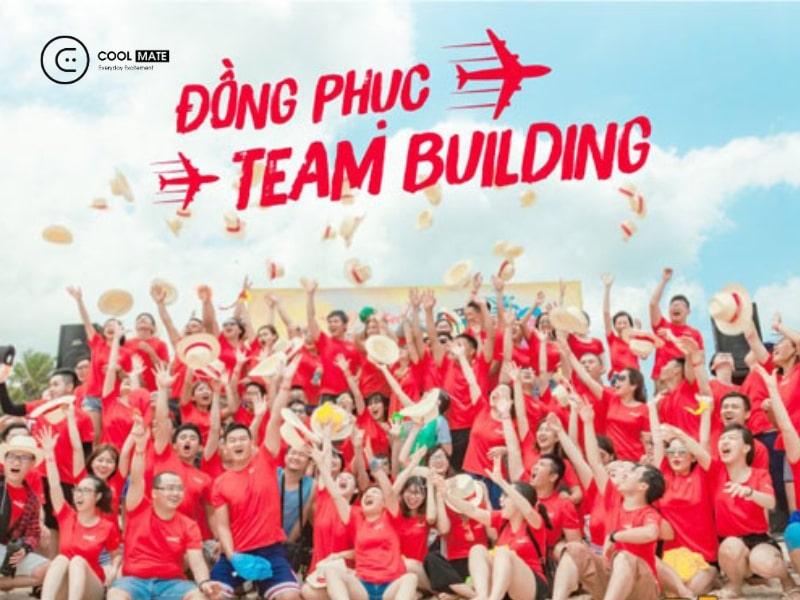 Áo thun đồng phục cổ tròn là đồng phục phổ biến trong mỗi tập 