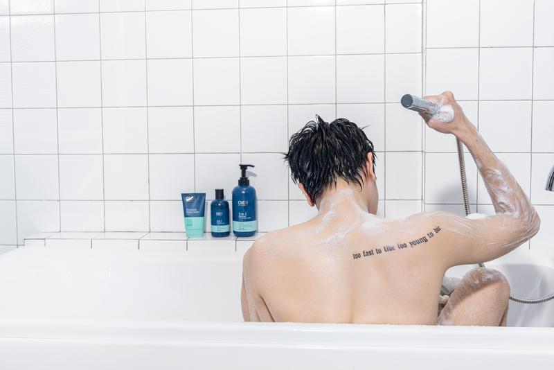 sua-tam-cho-da-nhay-cam-2381