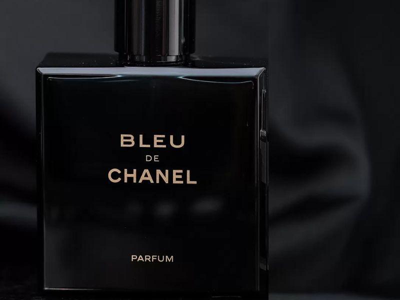 Chanel Bleu: Nước hoa huyền thoại, luôn đứng đầu danh sách bán chạy.
