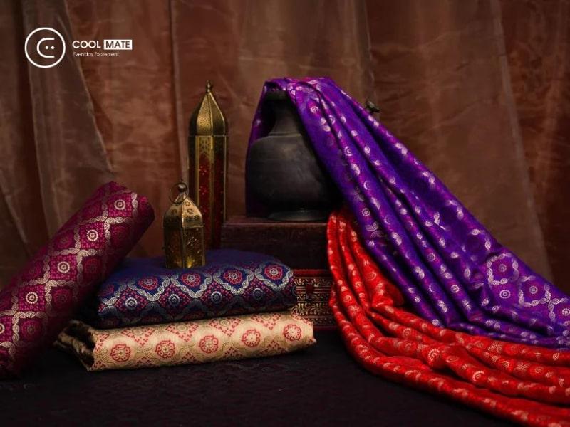Chất liệu vải Taffeta khó bám bụi nên chỉ cần giặt nhẹ nhàng