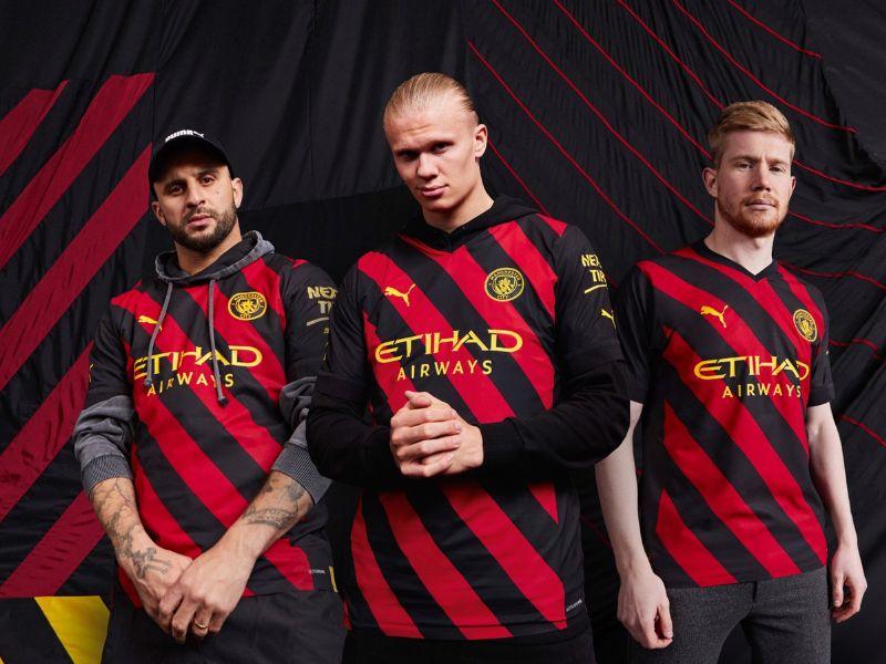 Mẫu quần áo đá banh Man City đỏ đen