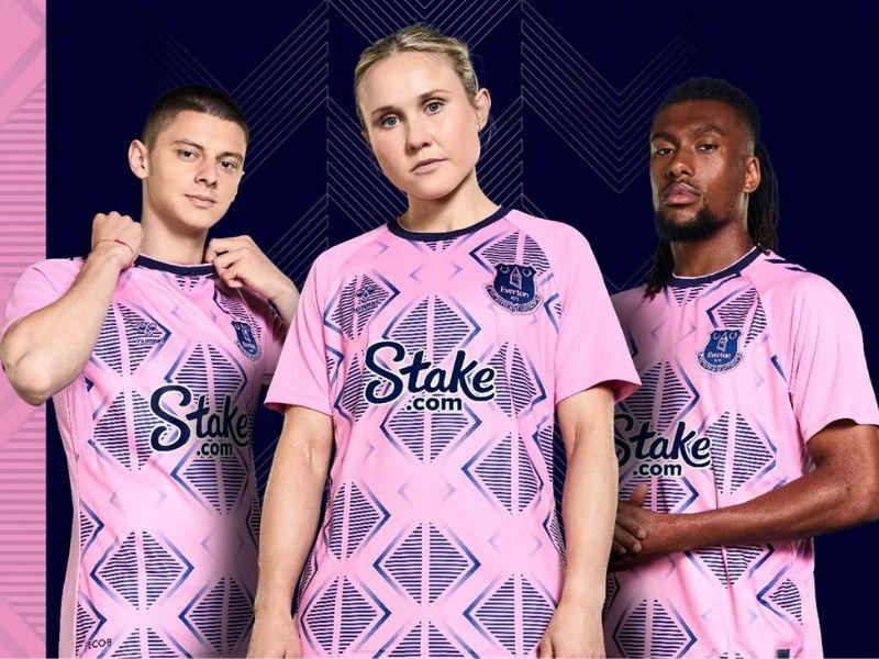 Mẫu quần áo đá banh Everton hồng