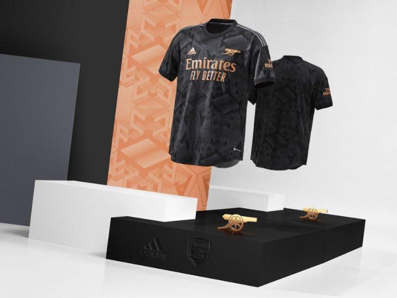 Mẫu quần áo đá banh Arsenal màu đen