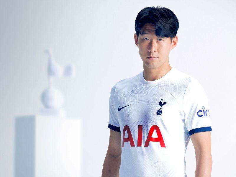 Mẫu quần áo đá banh Tottenham trắng
