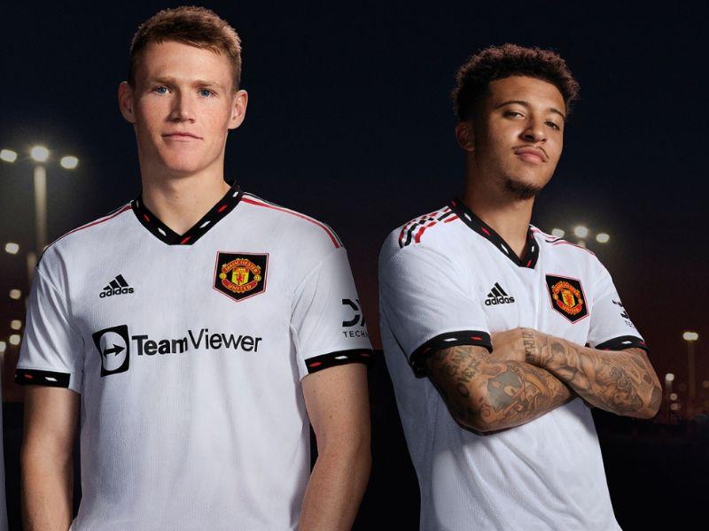 Mẫu quần áo đá banh Manchester United trắng