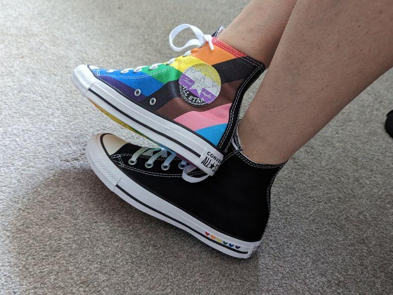cach-nhan-biet-giay-converse-that-gia-chuan-nhat
