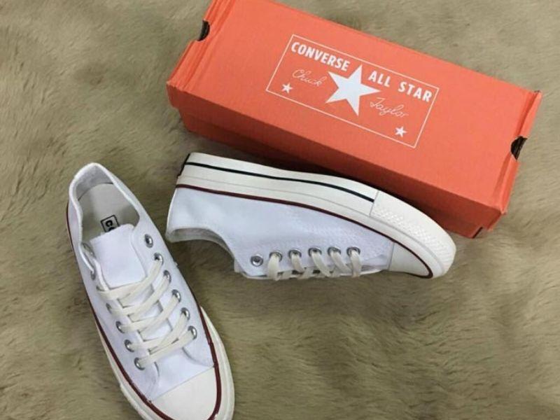 cach-nhan-biet-giay-converse-that-gia-chuan-nhat
