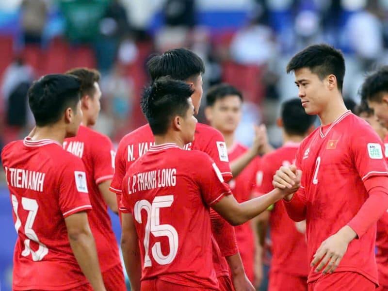 Mặt sau áo đá bóng của các đội bóng đá