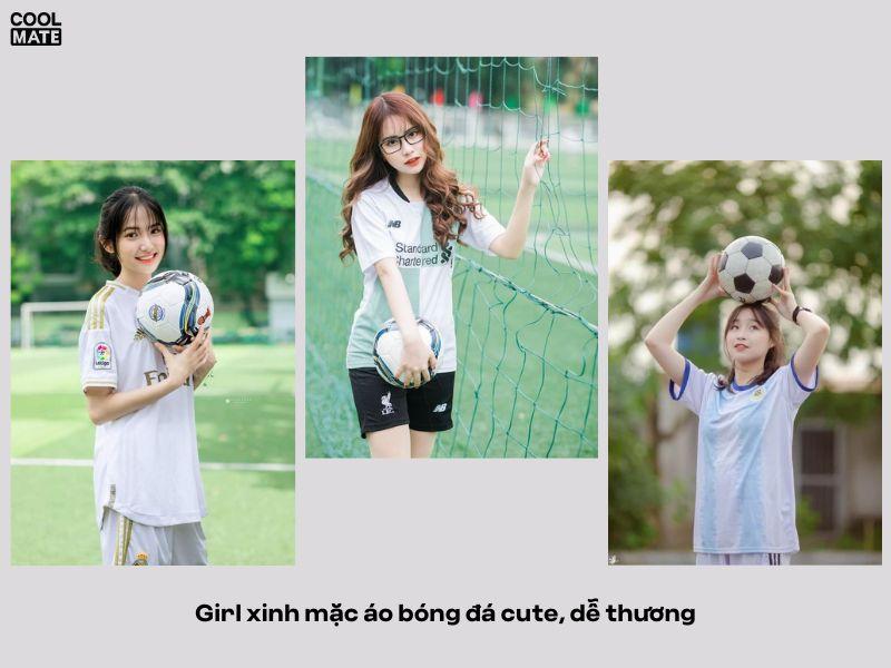 Con gái tạo dáng dễ thương với áo bóng đá