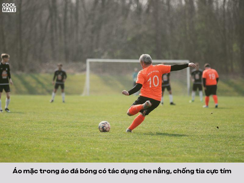 Công dụng của áo lót bóng đá