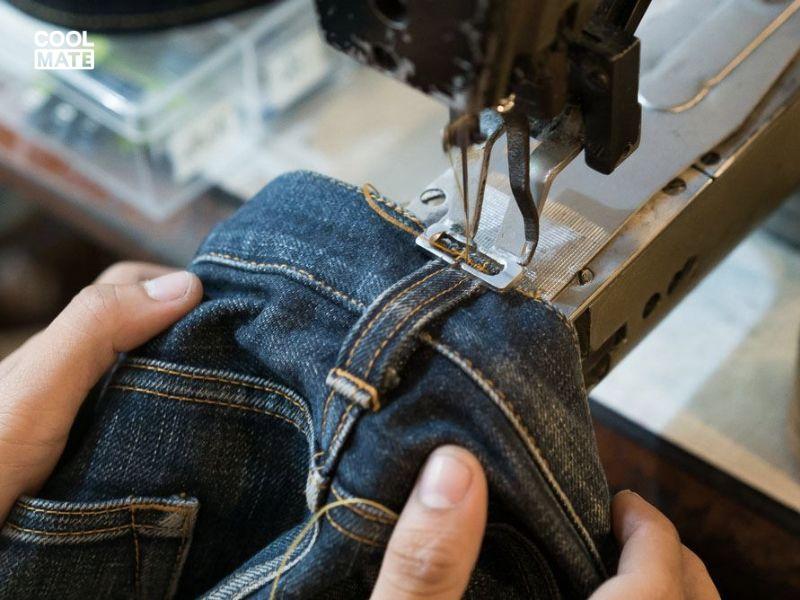 Sửa lưng quần jean bị rộng bằng máy may mini