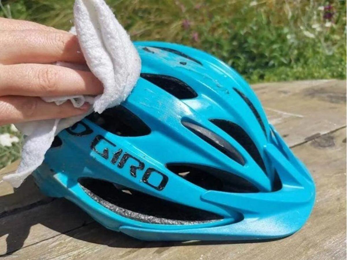 Bảo quản v&agrave; vệ sinh mũ bảo hiểm xe đạp