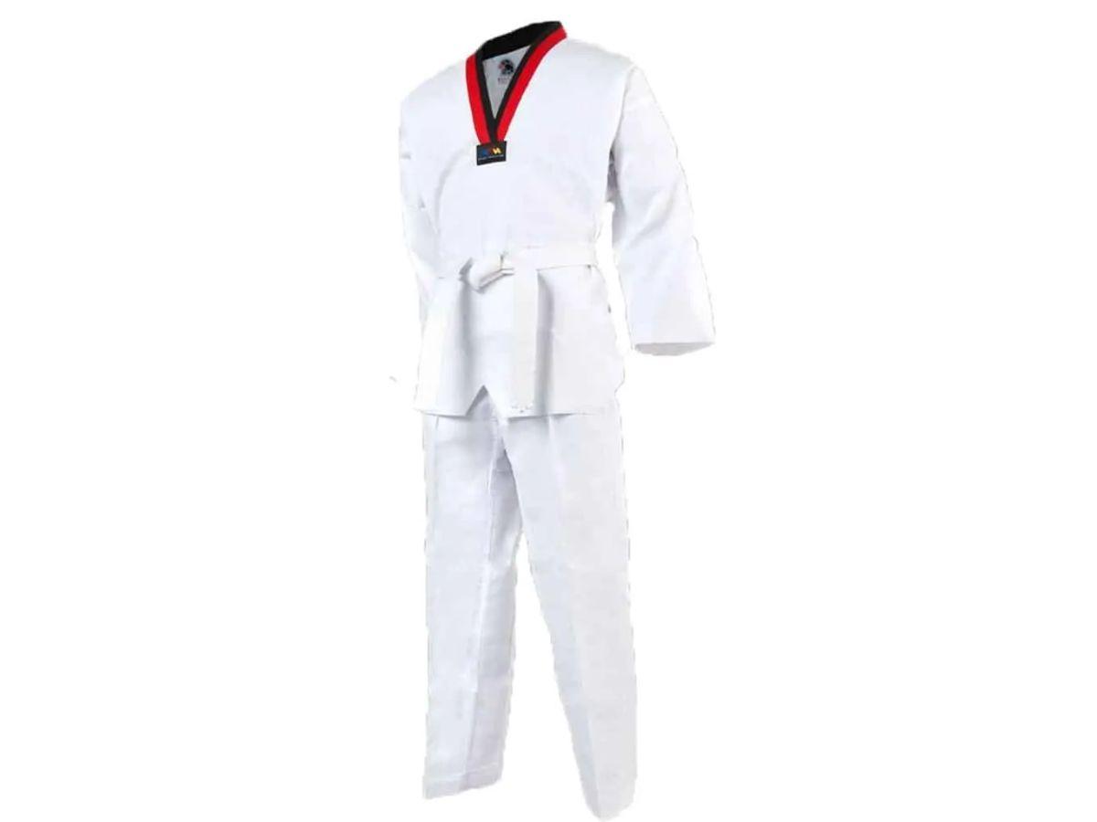 Áo có thiết kế cổ chữ V đặc trưng
