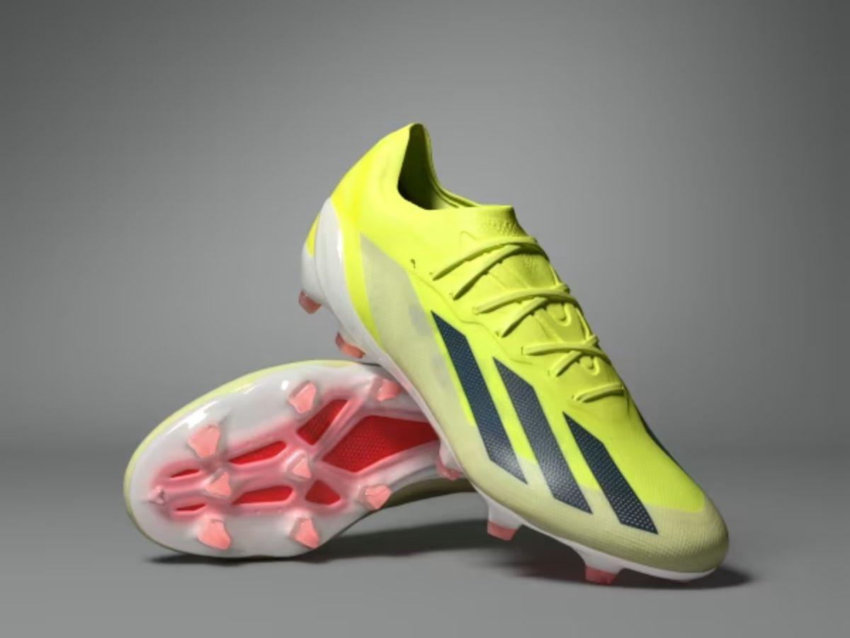 Giày Adidas X Crazyfast nổi bật với lớp upper mỏng và đế giày