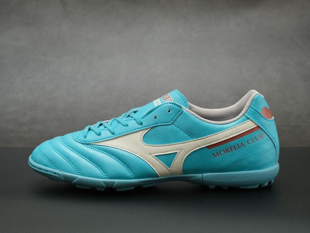 Giày bóng đá Mizuno