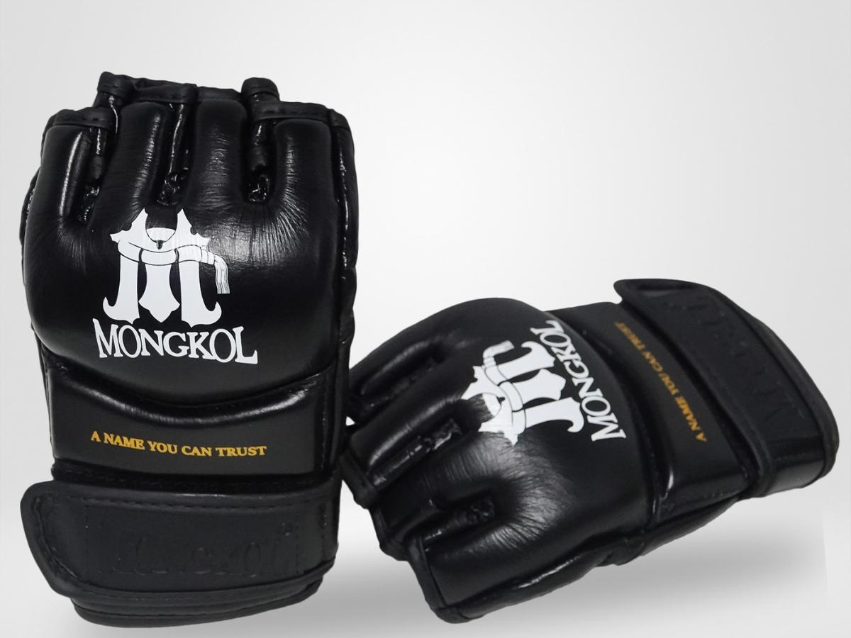 Găng tay MMA da thật thường bền và chịu mài mòn tốt 