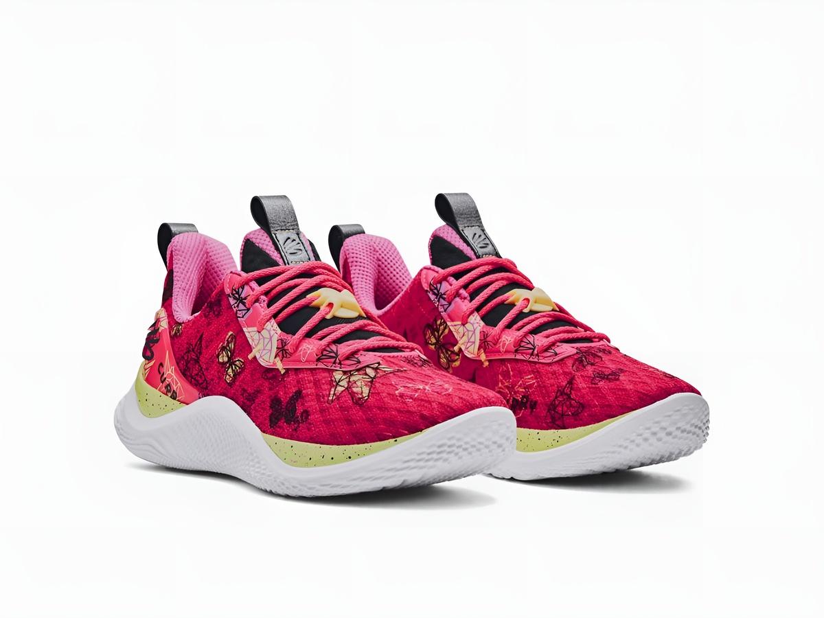 Nếu bạn ưu tiên cảm giác sân và sự linh hoạt, Under Armour Curry 10 là lựa chọn hoàn hảo