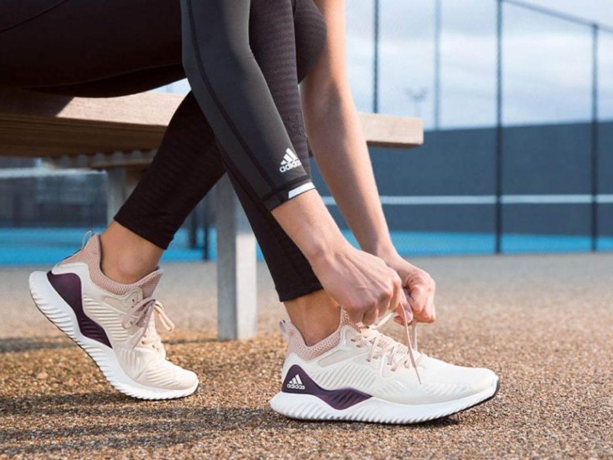 Đầu tư vào một đôi giày phù hợp là một quyết định sáng suốt cho sức khỏe và mục tiêu luyện tập của bạn