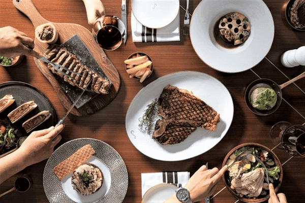 8-quan-beefsteak-ngon-ha-noi-noi-tieng