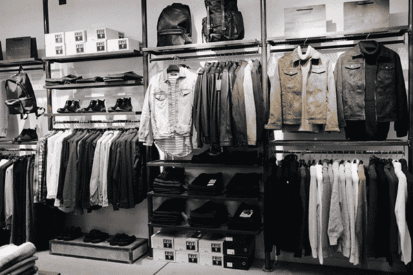 Salem Store với những mẫu sơ mi trẻ trung, năng động (Ảnh: Salem Store)