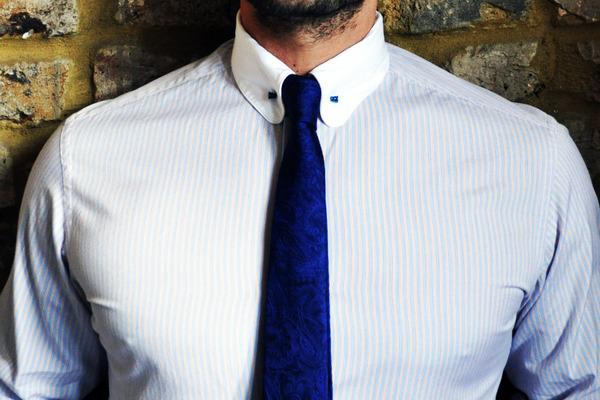 Áo sơ mi cổ lỗ xỏ độc đáo