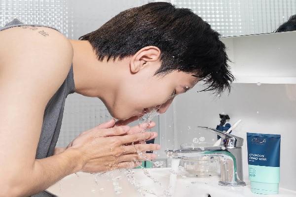 Kem rửa mặt Charcoal Deep Wash thương hiệu CM24 by Coolmate